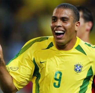 Ronaldo Nazário: Fenomena Sepak Bola Dunia